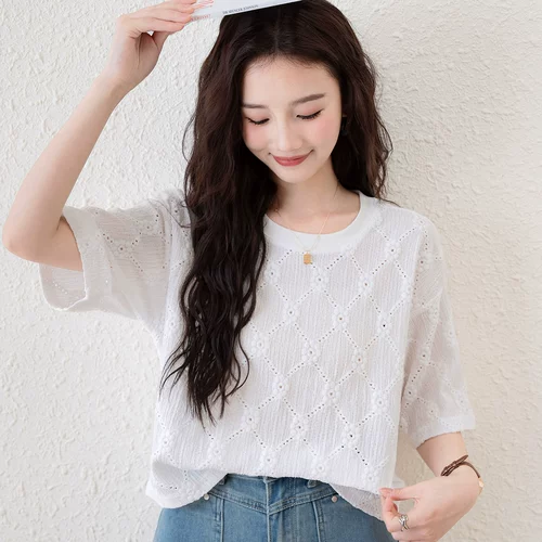 Летняя короткая дизайнерская базовая приятная телу футболка с коротким рукавом для отдыха, тренд сезона