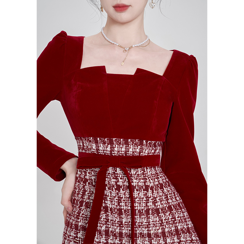 新年战袍红色格子拼接连衣裙女冬季新款高级感方领气质名媛法式裙