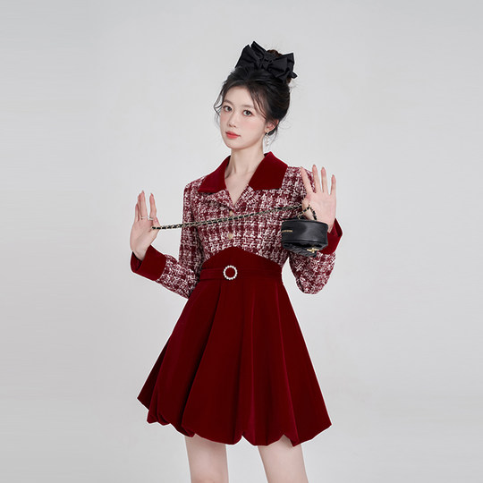 小香风v领红色格子设计感连衣裙女秋冬季高级感新年战袍丝绒裙子