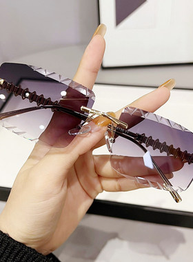 墨镜男潮款网红ins小脸太阳镜女防紫外线眼镜街拍开车复古大框