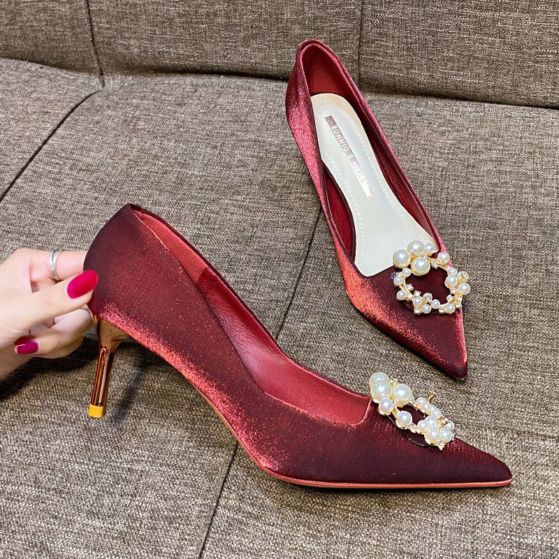 经典水钻方扣婚鞋~红色秀禾新娘鞋绸缎面气质尖头高跟订婚敬酒鞋,淘宝优惠券,粉丝福利购,淘宝优惠卷