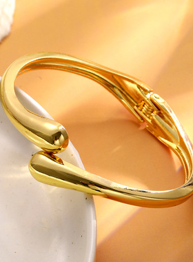 手镯金属光面抱抱弹簧开口手饰