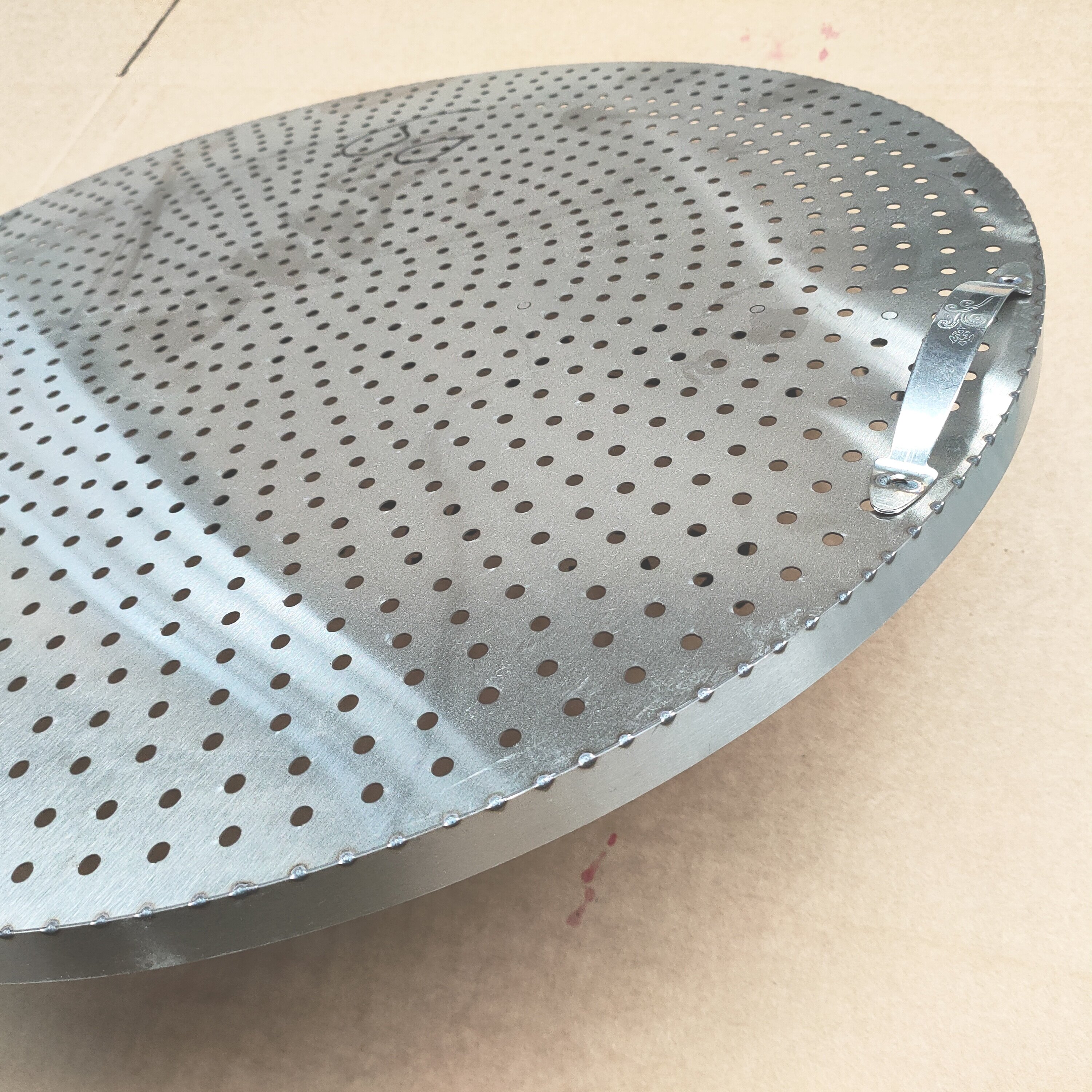 Grate for cooking noodles, grate for soup pot, anti-burning bottom mesh for cooking noodles, and mesh for separating dregs