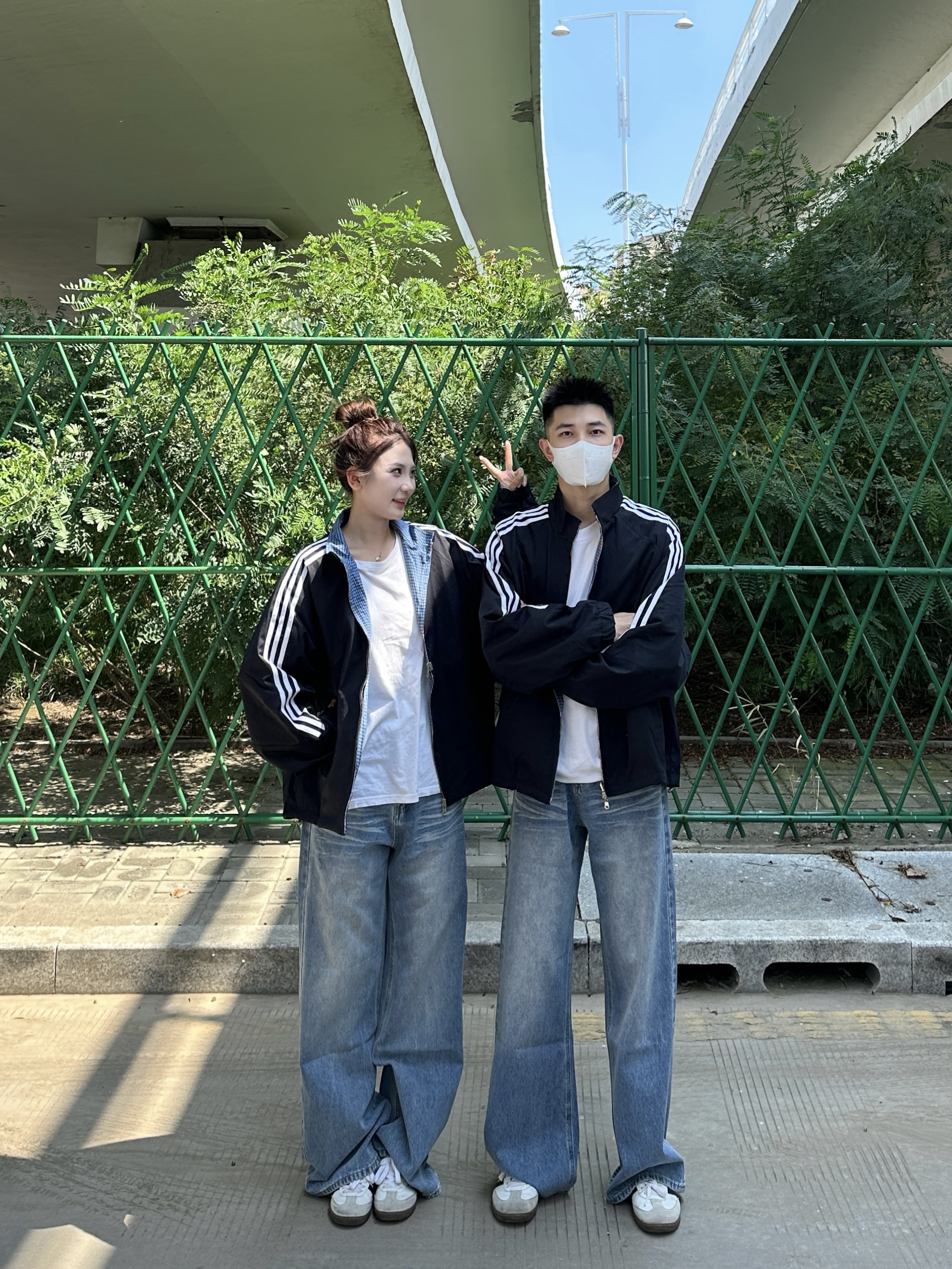 3KU夫妇秋季拼接三杠立领夹克双面穿外套男女情侣运动休闲上衣潮 - 图2