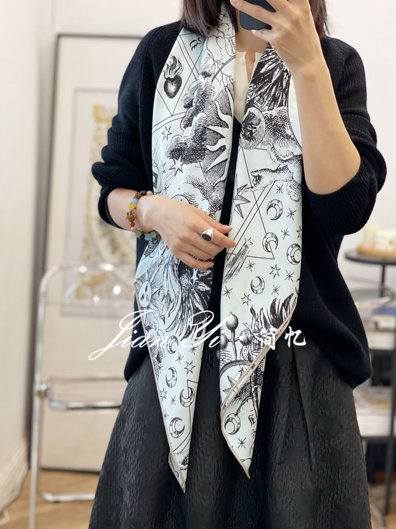 【塔罗牌】重磅真丝桑蚕丝围巾意罗绸缎丝滑105cm大方巾双面披肩 - 图2