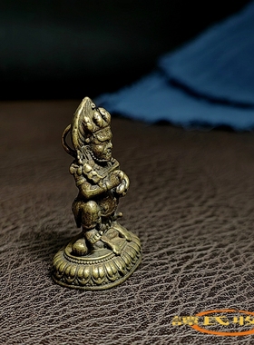 古玩黄铜藏佛二臂玛哈托甲摆件家居供奉小铜佛文玩随身挂饰佛牌