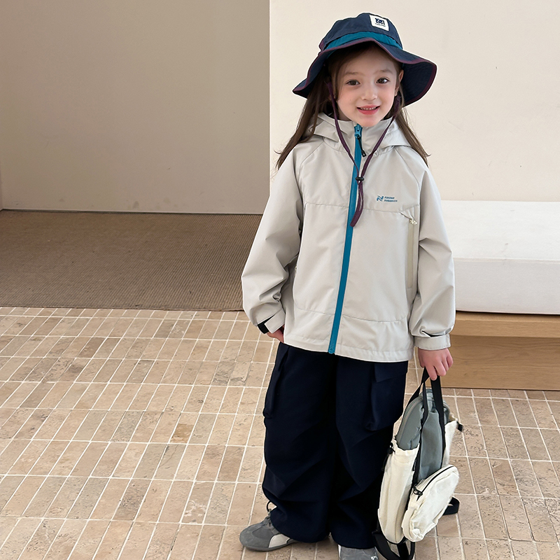 【四级强防水】儿童休闲撞色连帽冲锋衣女童耐磨宽松户外防风外套 - 图3