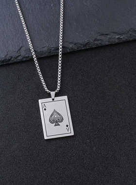 新款扑克牌项链嘻哈男潮小众设计高级感黑桃A钛钢吊坠女个性配饰