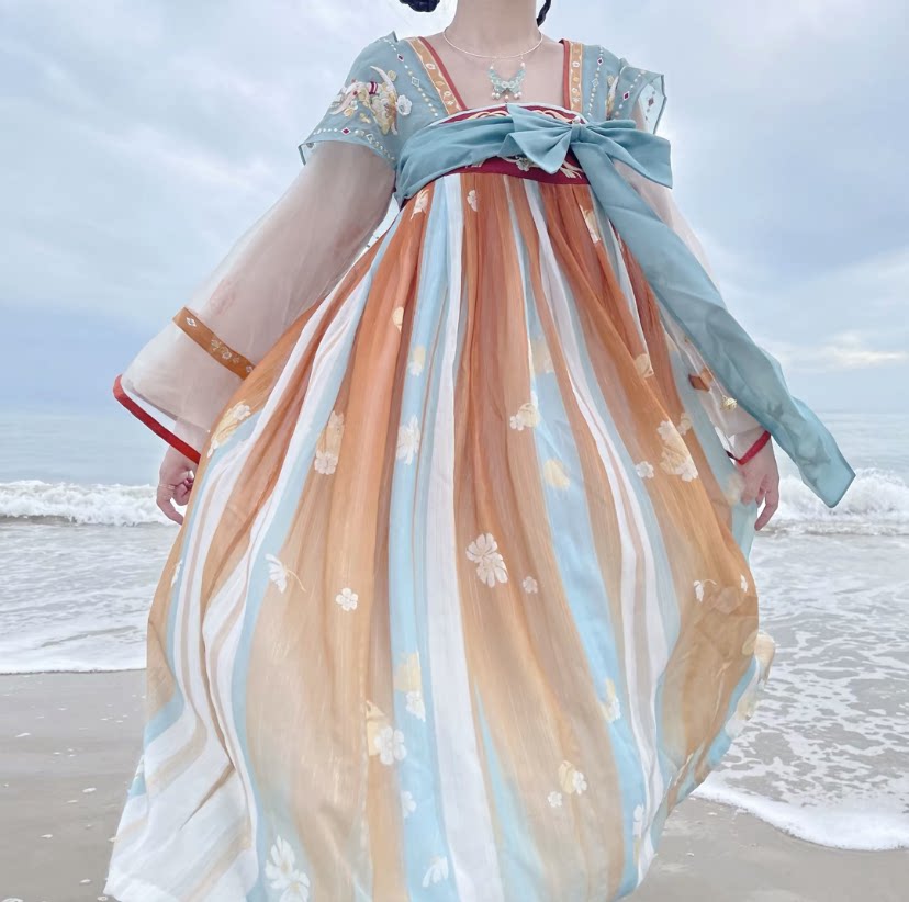 瑶遇见神鹿汉服,遇见鹿汉服,遇见鹿汉服儿童_大山谷图库
