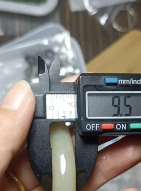 天然和田玉玉璜吊坠挂件项链男女款锁骨链毛衣链小众轻奢爱心手牌