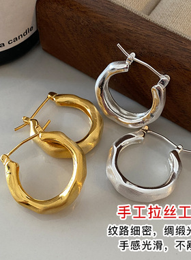 正品素圈拉丝金属耳环2026新款爆款感耳扣轻奢法式风简约圆圈耳饰