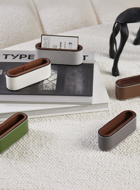 现代简约轻奢皮质名片夹样板间酒店木质皮质收纳盒创意软装搭配