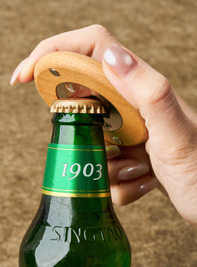 青岛啤酒博物馆1903第一桶酒木质开瓶器冰箱贴 青岛啤酒官方文创