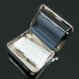 Металлический 70 -миллиметровый держатель сигарет ручной работы ручной работы ручной работы ручной работы с ручной съемкой.