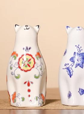 青花瓷玄关可爱猫咪摆件家居客厅