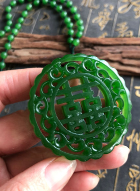 外蒙料镂空雕刻结婚毛衣链吊坠