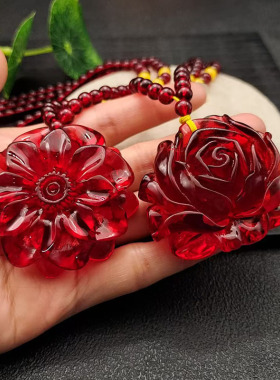 仿血珀吊坠观音弥勒佛血蜜蜡项链琥珀福袋毛衣项链民族风水滴挂坠