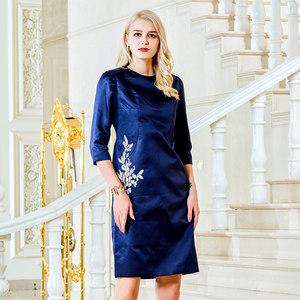 白领上青圆领镭射工艺烫石旗袍款七分袖礼服连衣裙GNZ22-301