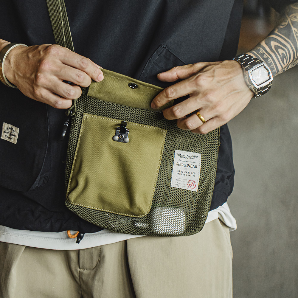 马登工装山系户外斜挎包小包轻便手拎包机能手提包网眼邮差包男夏 - 图3