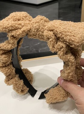 白色毛绒带齿防滑头箍发卡