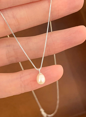 设计感法式珍珠吊坠项链