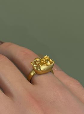 新中式萌趣小鸭戒指立体浮雕花朵鸭设计国风吉祥萌宠金色精致指环