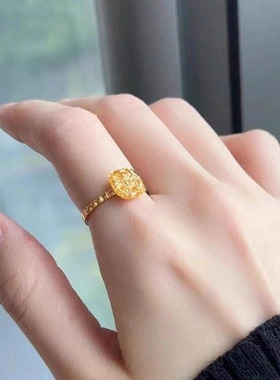 黄金色爆闪方糖戒指女款2024年