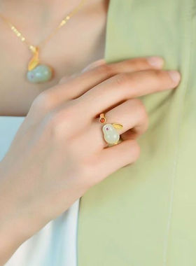 和田玉开口兔子食指戒指女新中式小众设计国风18k轻奢高级感指环