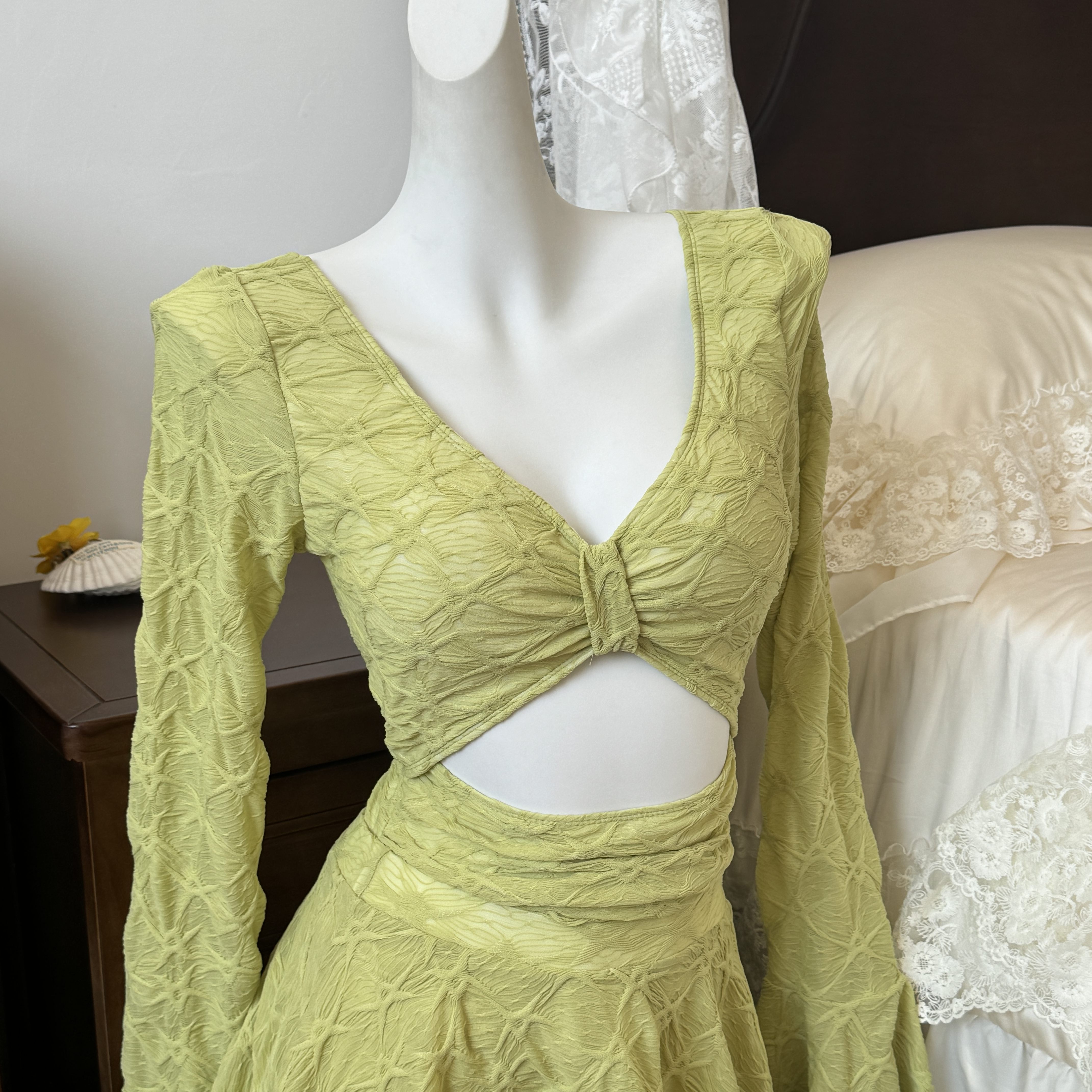 【青苹果】新款清新显白连体泳衣两件套长袖镂空温泉海边度假5146 - 图1