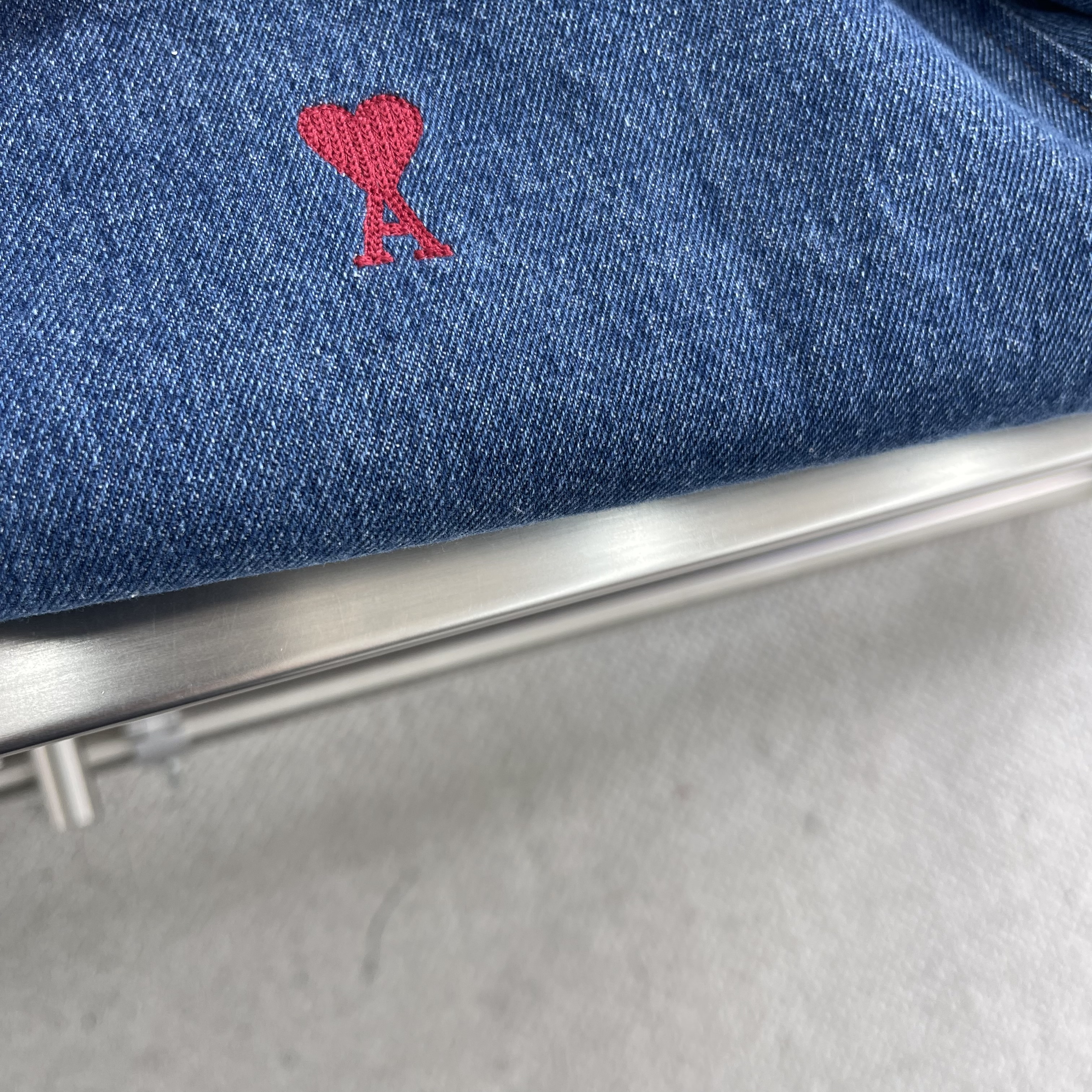 2025新款爱心刺绣牛仔衬衫外套男女同款 - 图1