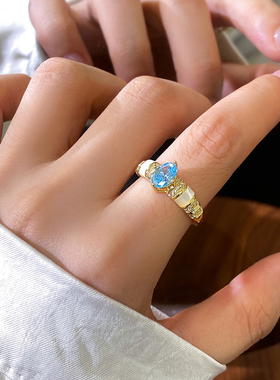 金色锆石戒指小众设计轻奢高级感