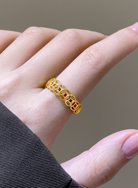 金色钱币锆石戒指装饰轻奢高级感