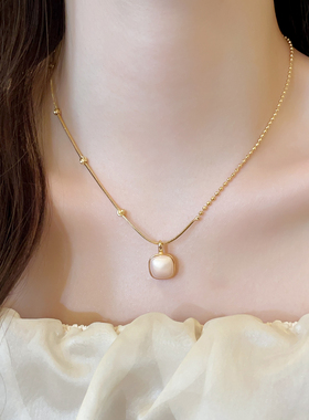 金色豆豆珍珠串珠吊坠项链高级感