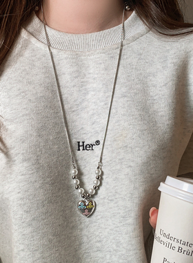 银色珍珠串珠爱心吊坠项链高级感