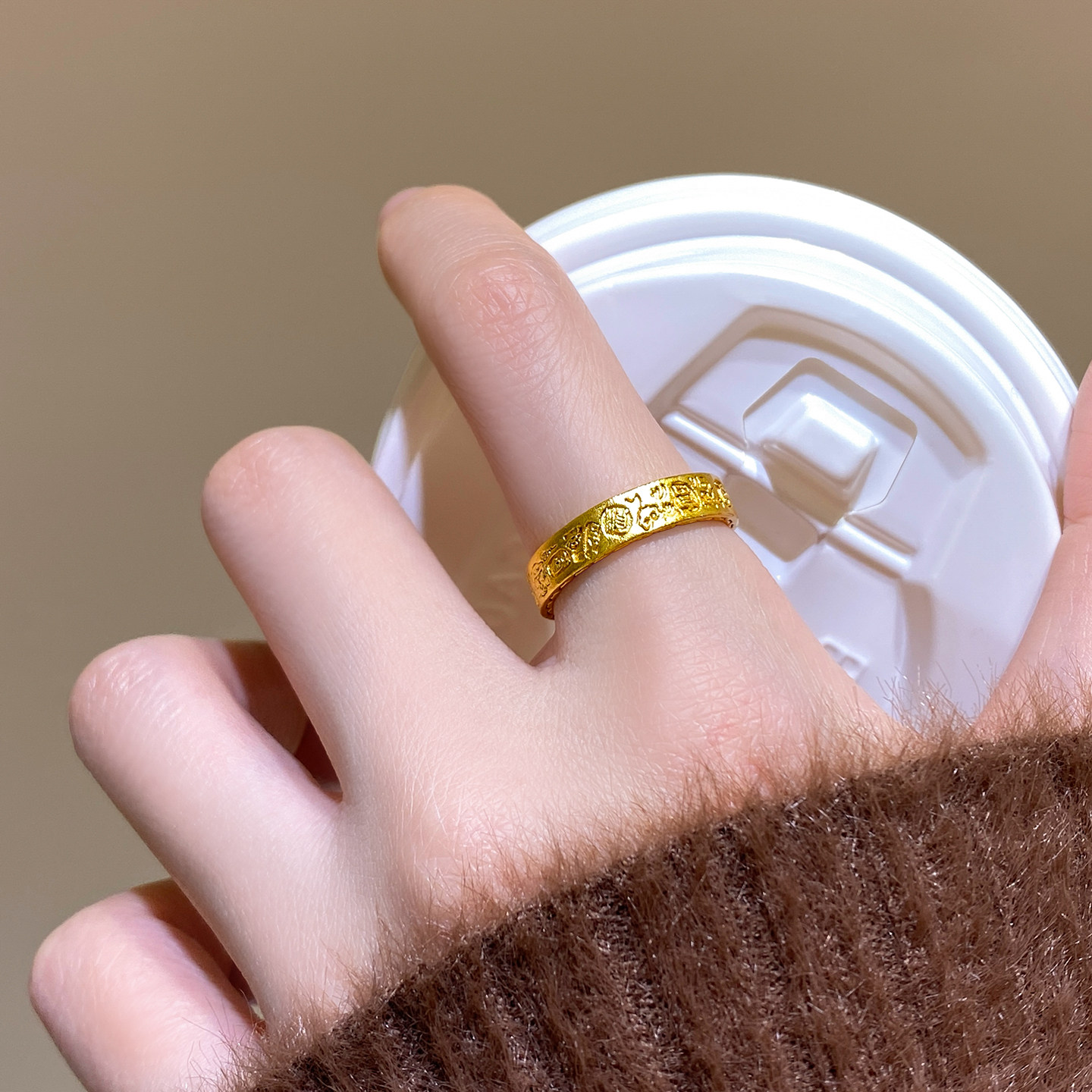 The ancient sand gold smooths the heart and opens the mouth with a sense of high-end