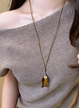 咖色虎眼石小鱼长款吊坠项链小众