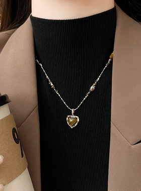 高级感美拉德咖色虎眼石爱心项链