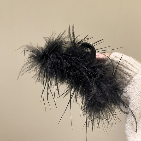 羽毛抓夹女后脑勺发夹高端夹子头饰高级感2025新款毛毛发卡鲨鱼夹