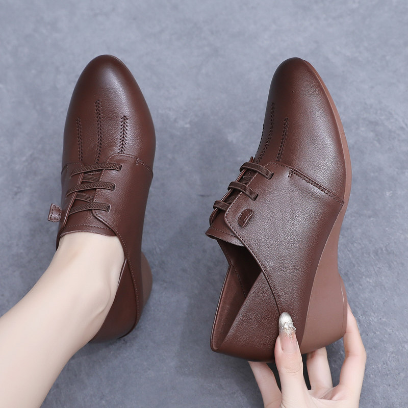 真皮坡跟单鞋春秋软底舒适妈妈鞋大码女鞋中老年人中跟深口小皮鞋,淘宝优惠券,粉丝福利购,淘宝优惠卷