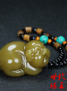 和田玉且末糖玉猪手把件新疆玉健身招财金猪把玩件生肖猪把件摆件