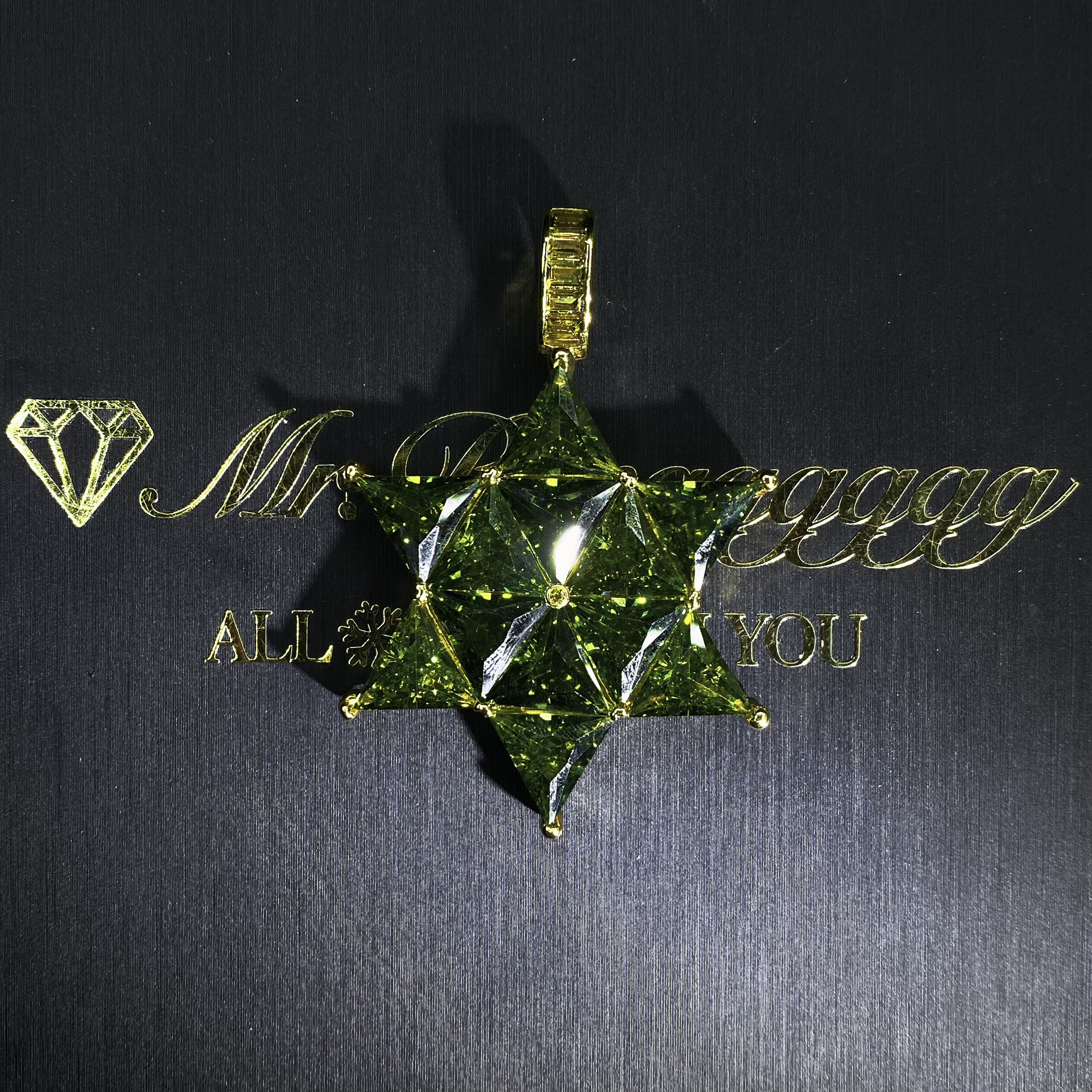 Mr.Blingggggg European and American hip-hop jewelry, triangular full-diamond inlaid gold-green hexagram rap pendant