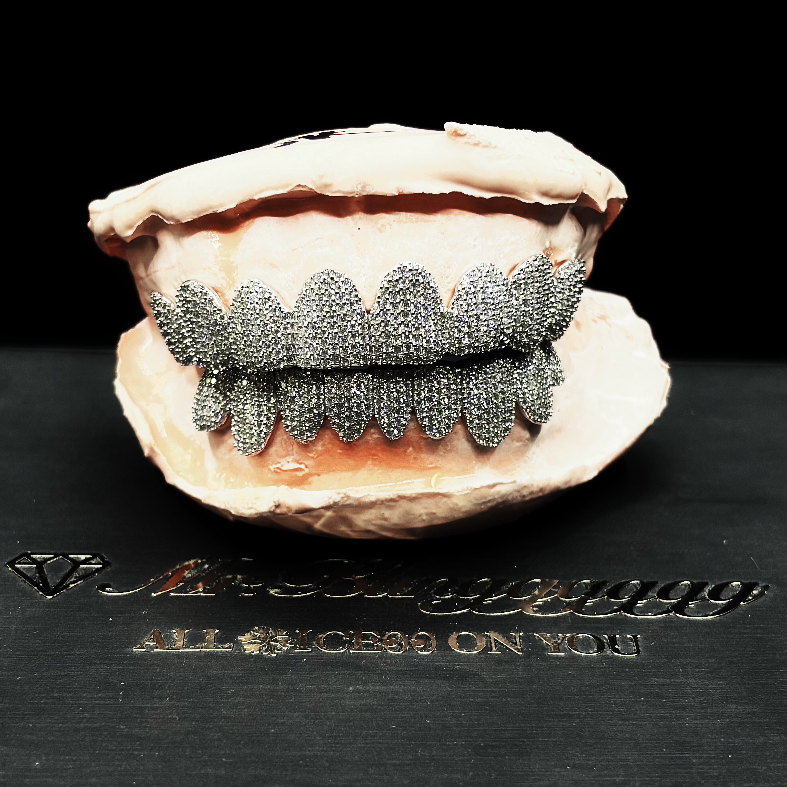 Mr.Blingggggg European and American hip-hop jewelry customized S925 silver inlaid moissanite upper 8 lower 8 full diamond braces