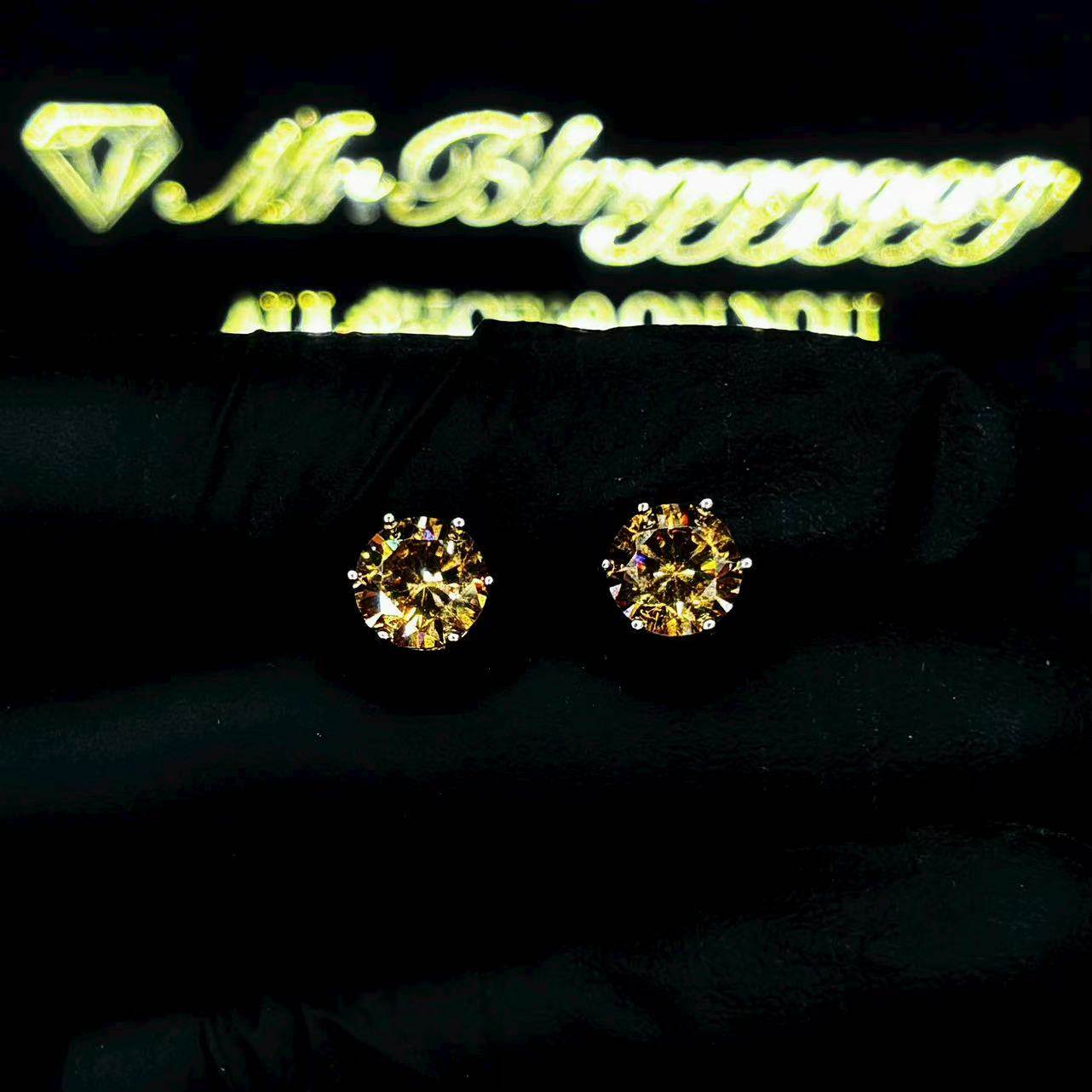 Mr.Blingggggg European and American hip-hop jewelry Fei Dong's same style 925 silver champagne moissanite six-claw earrings