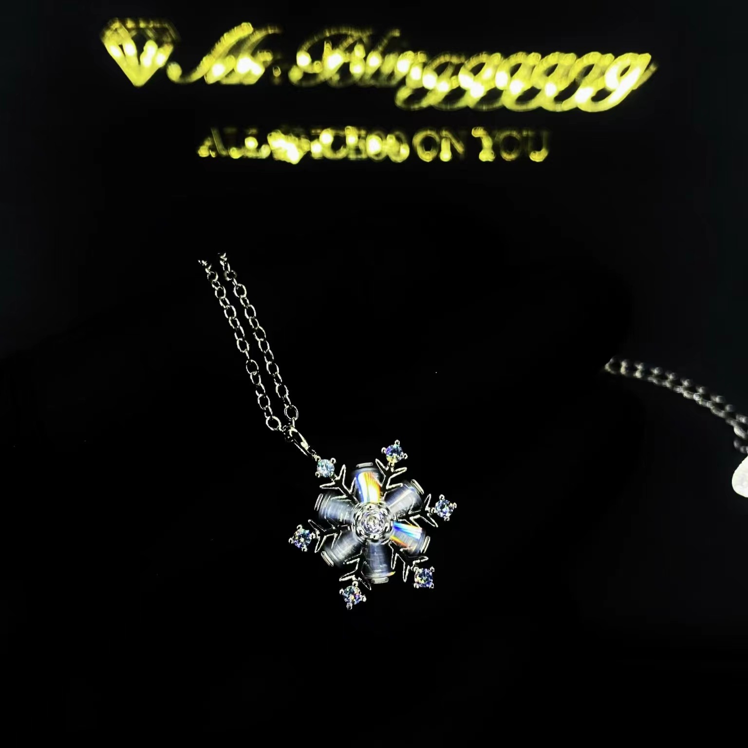 Mr.Blingggggg European and American hip-hop jewelry small fresh rotatable mixed inlaid snowflake couple pendant