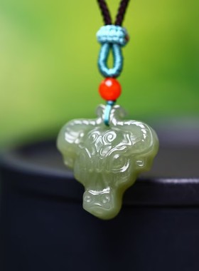 玉阅珠宝和田玉牛头吊坠