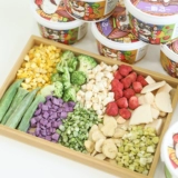 它福 Овощные замороженные и сухие домашние границы. Обучение награду с черникой, фруктами, фруктами, фруктами и фруктами, большими и маленькими собачьи щенками и собачьи закуски