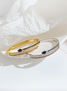 时尚手镯女蛇形不锈钢个性手环