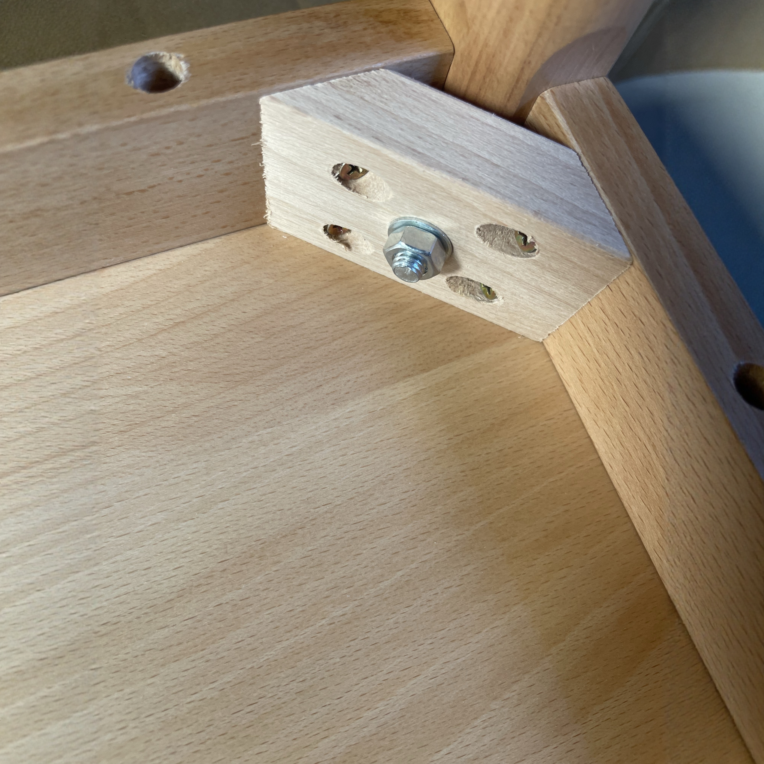 Solid wood children's tables and chairs, kindergarten table, baby learning table and chair set, building block table, toddler peanut table, liftable