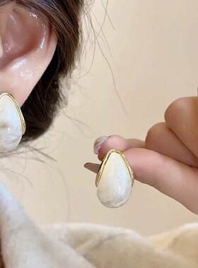 欧饰泥复古水滴形透明树脂耳环
