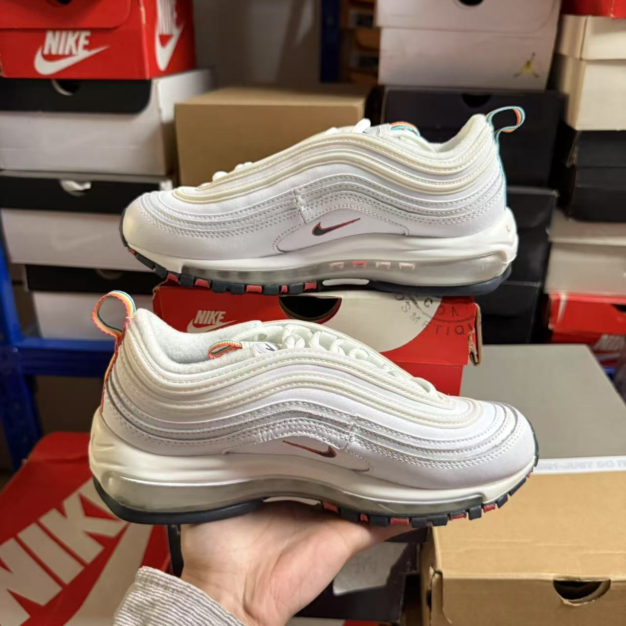 Nike耐克 Air Max 97 女子复古低帮彩虹子弹休闲跑步鞋DH1592-100 - 图1